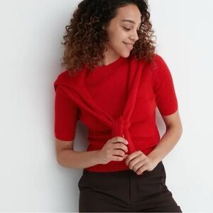 NWT Uniqlo - Extra Fine Merino Wool - Ribbed Short Sleeve Sweater - small